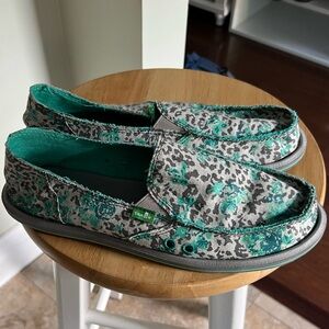 Sanuk size 9 sidewalk surfer. Blue and grey. So comfy!